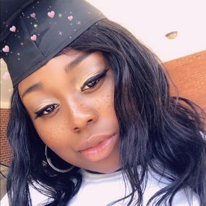 Meet your Posher, Mayana